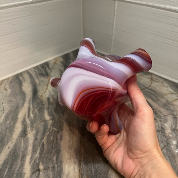 Swirl Handkerchief Burgundy White Art Glass Vase
Approx 4.5” tall - Picture 5 of 6